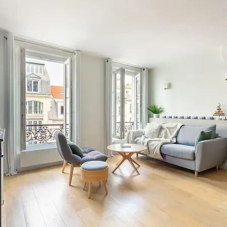 Bastille Nest In 12 *